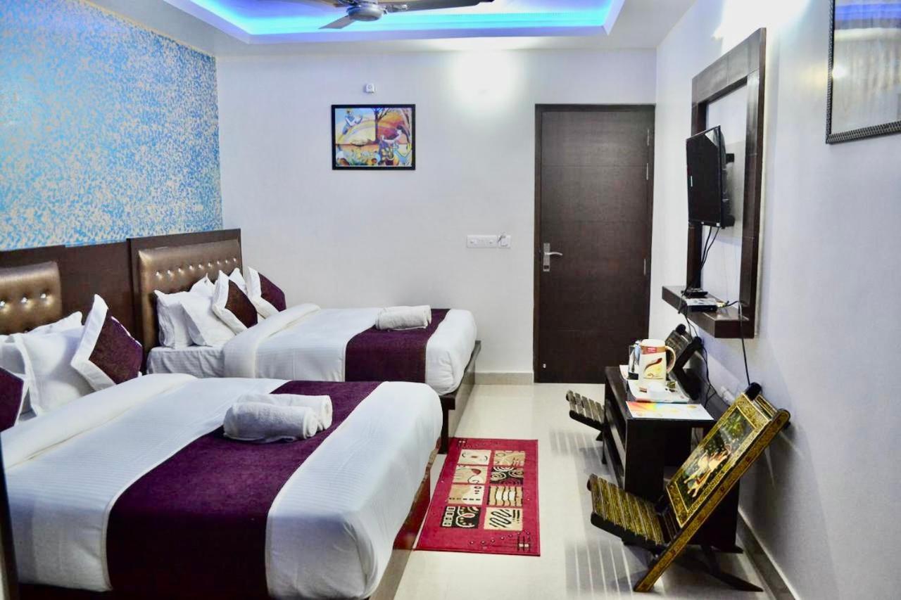 Hotel Blue Bird By Br Agra (Uttar Pradesh)